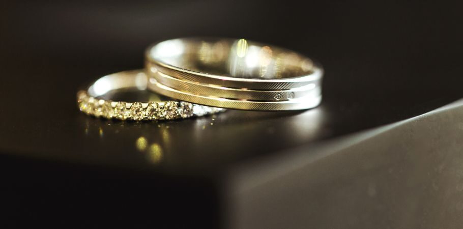 Couples wedding rings