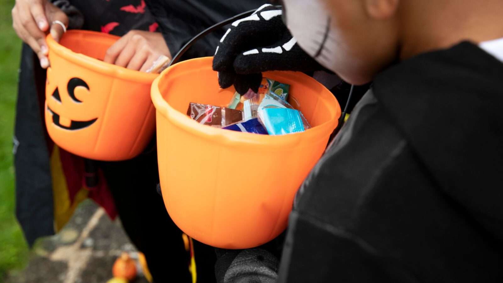 7 Tips for Navigating Halloween as a Divorced Parent 