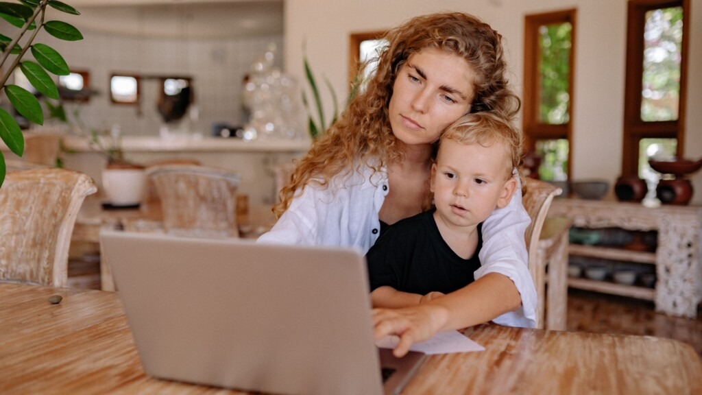 How to Create a Consistent Co-Parenting Schedule During the School Year